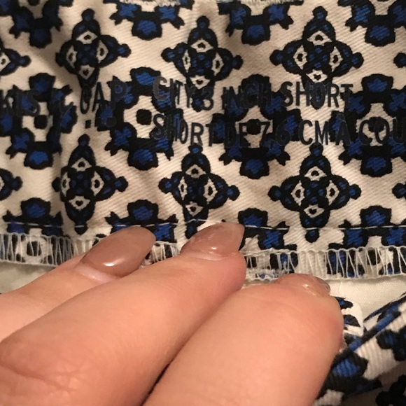 Gap shorts - Picture 2 of 3